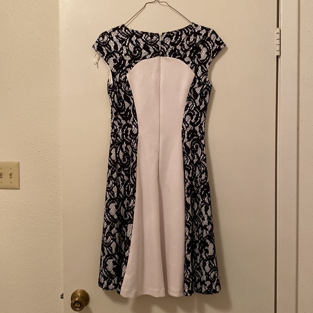 White & Black Jax Size 2 Cocktail Lace Dress - Picture 2 of 2